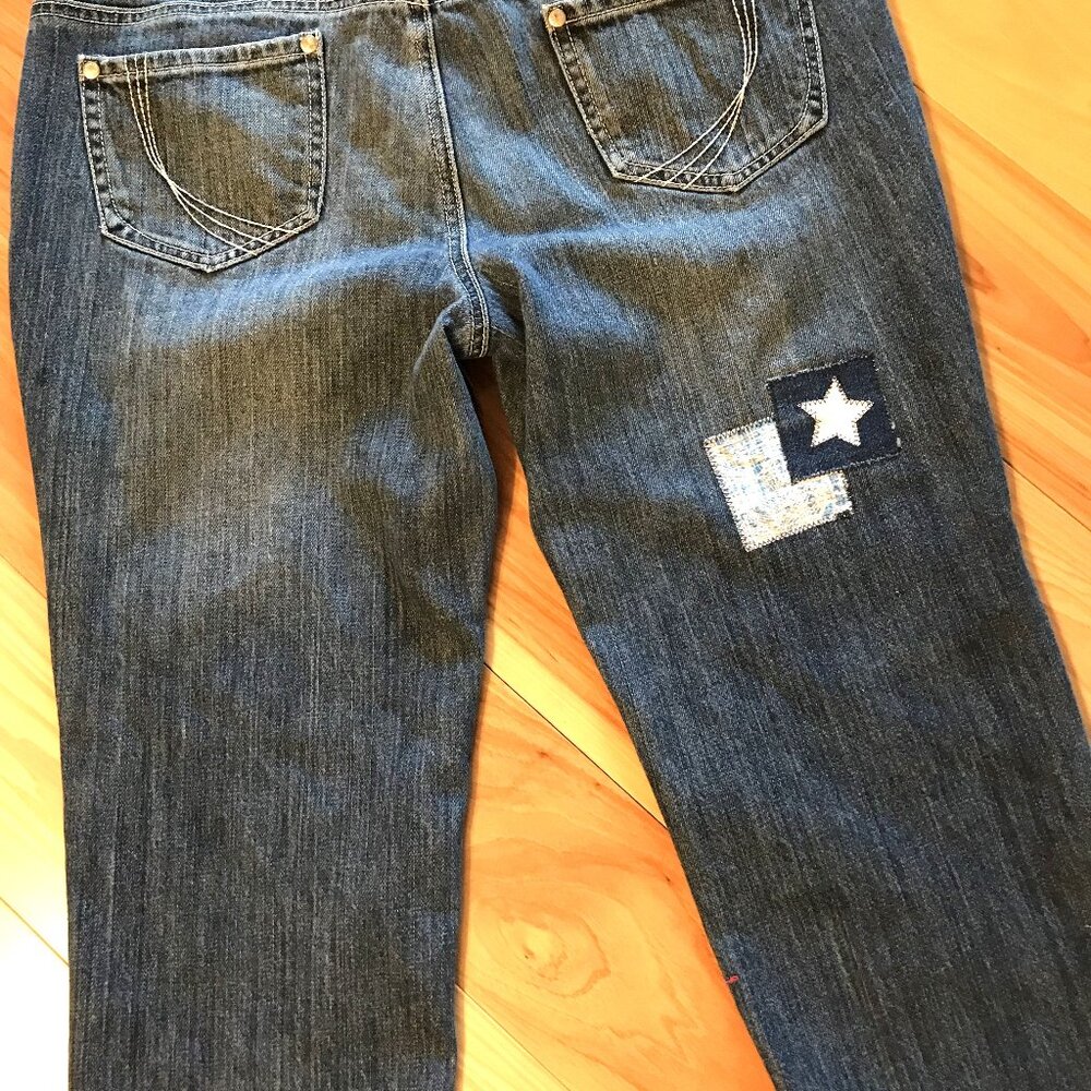 Upcycled Patchwork Capris Denim Shorts, Patriotic Star Patches, Size 10 Petite - Picture 11 of 13